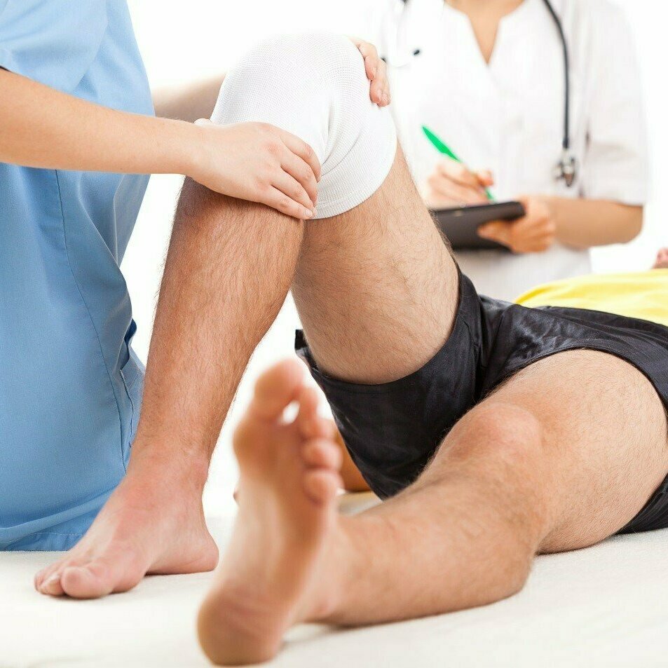 Восстанавливающий массаж после переломов ног 
