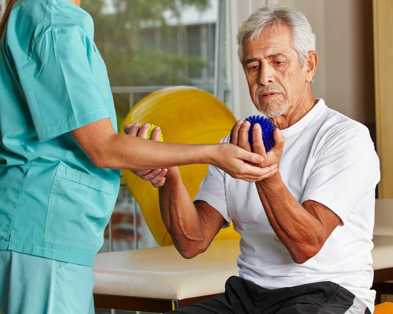 Восстановление и реабилитация пожилых людей после инфаркта