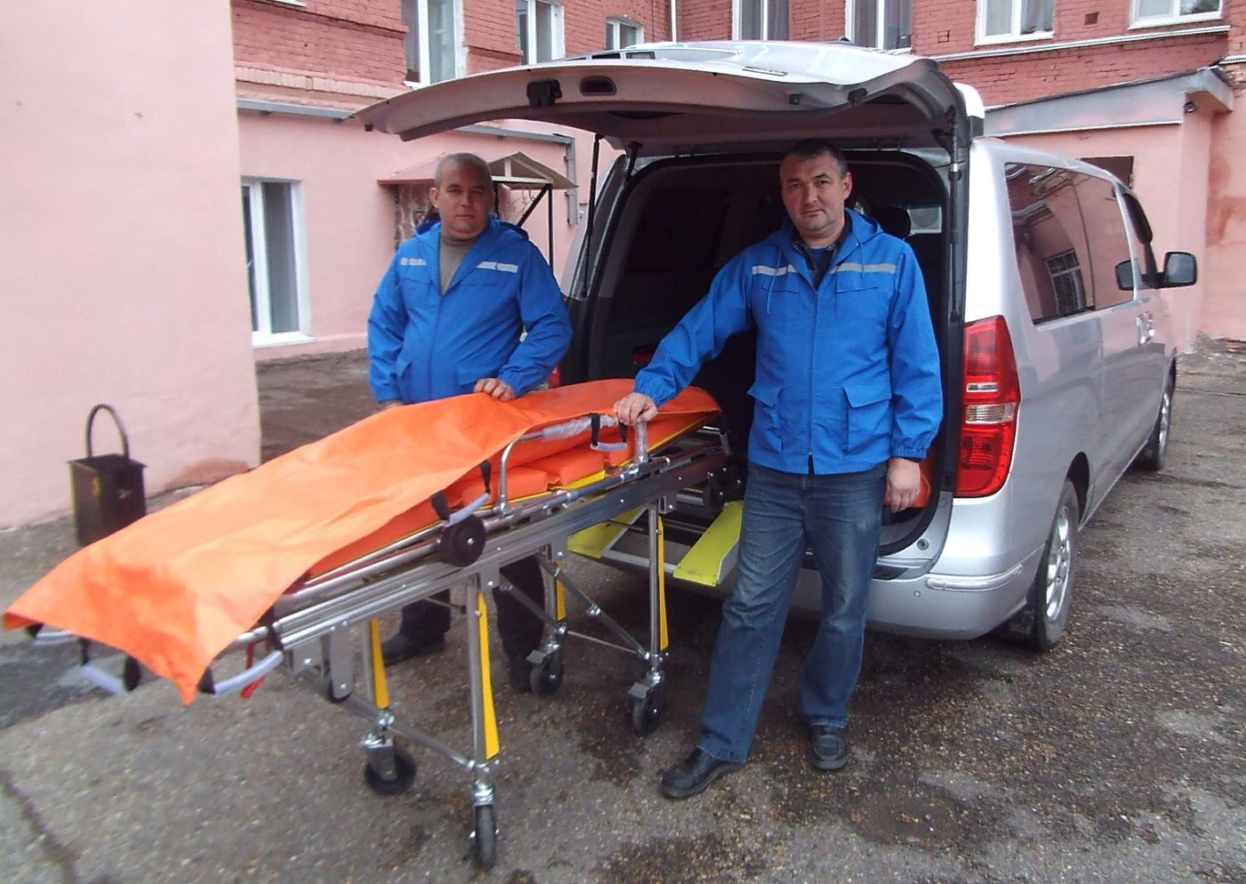 Перевозка лежачих больных, инвалидов и пожилых в Санкт-Петербурге