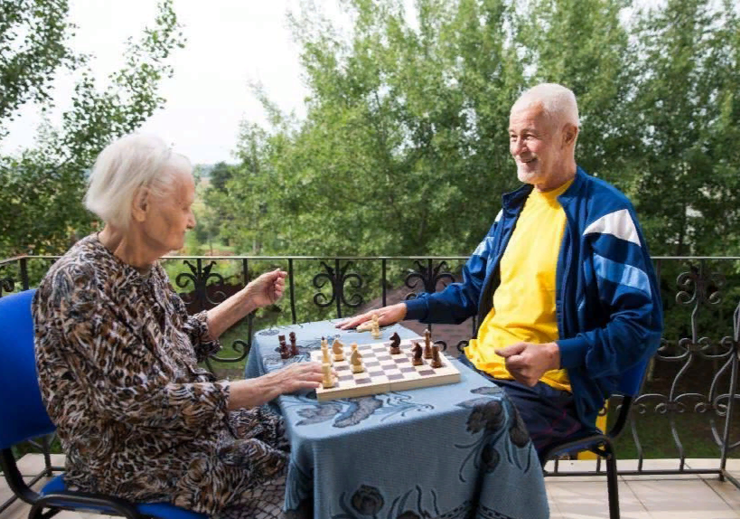 Развивающие игры в пансионате для пожилых людей в Санкт-Петербурге 